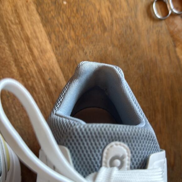 ON running Rodger advantage women’s size 7.5 - Picture 11 of 11